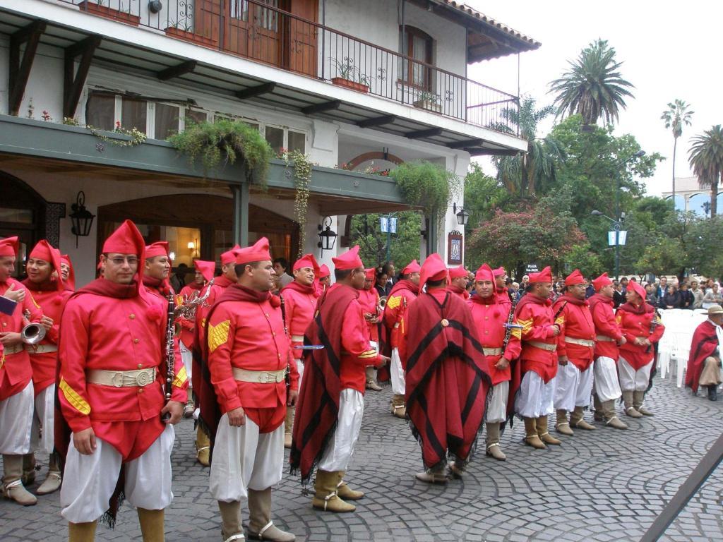 Hotel Regidor サルタ エクステリア 写真